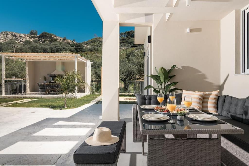 Melissia Luxury Villa Kalamákion Esterno foto