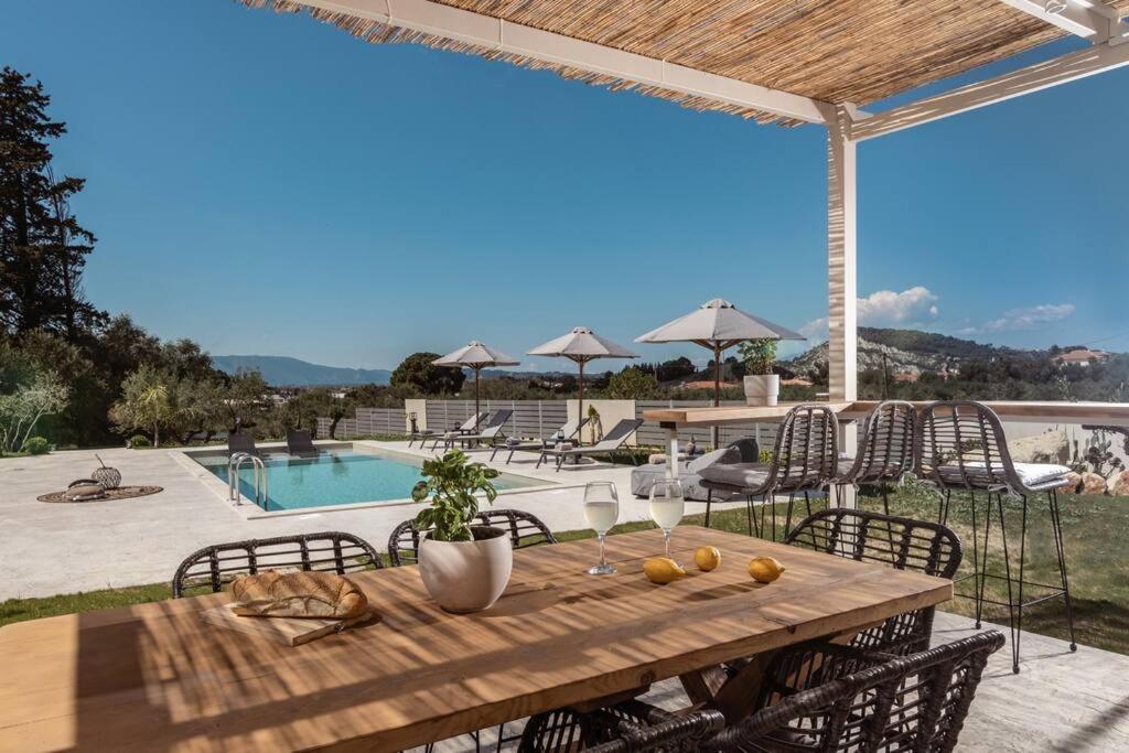 Melissia Luxury Villa Kalamákion Esterno foto