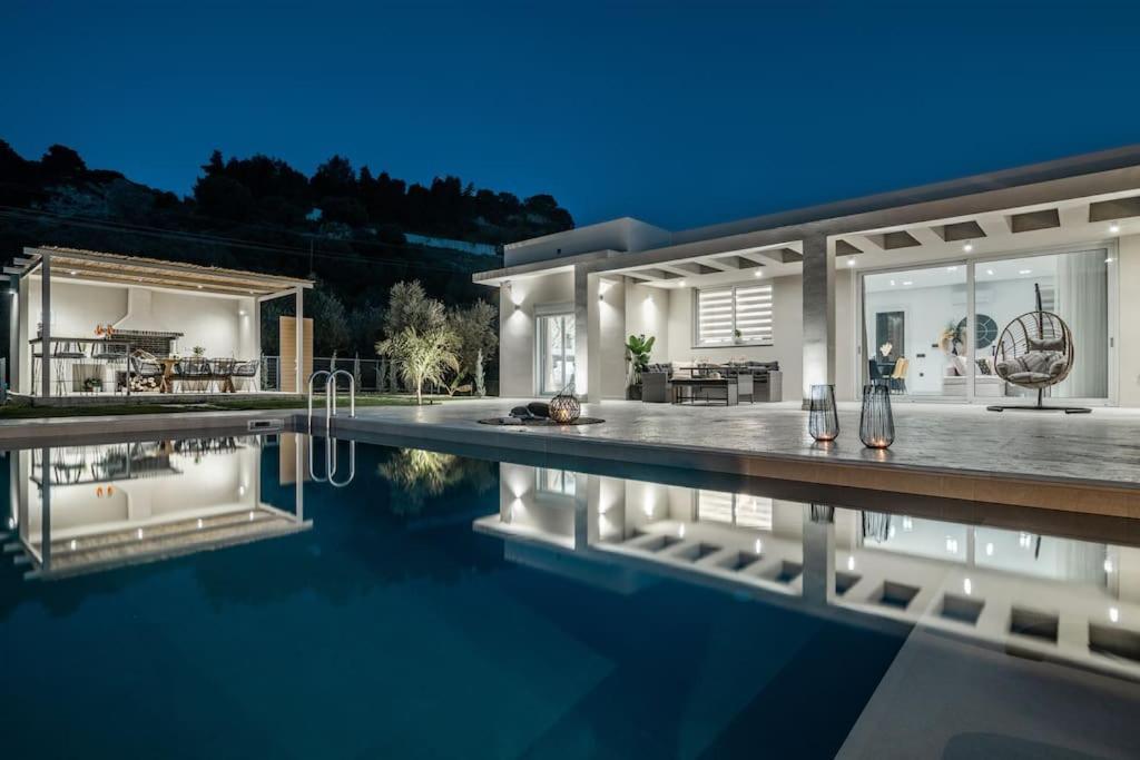 Melissia Luxury Villa Kalamákion Esterno foto
